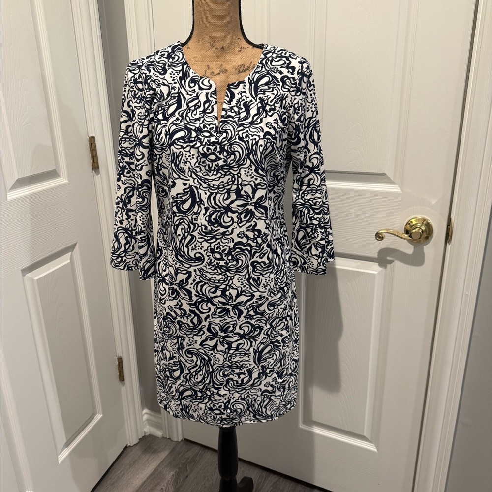 Aryeh Navy & White 3/4 inch Shift Dress